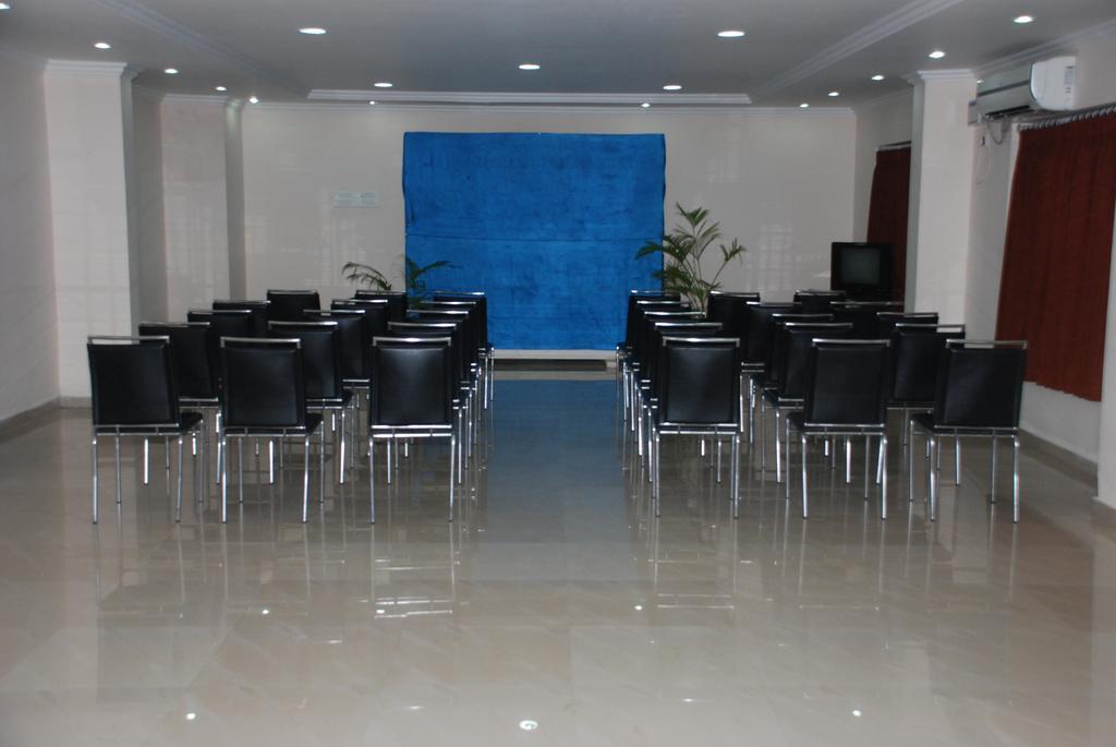 Hotel Vpn Residency Велангани Екстериор снимка